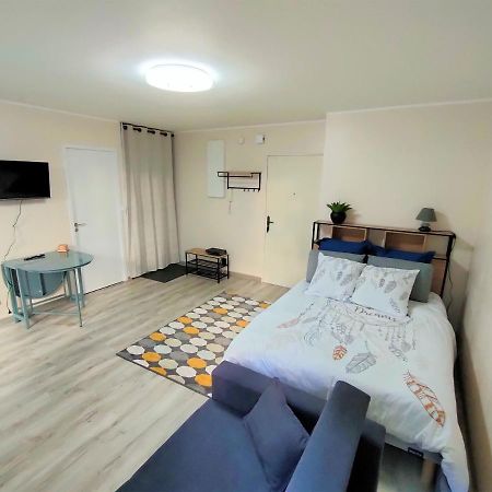 Lovely Flat Nearby Paris Fully Redone With Free Parking On Premises And Balcony Кліші Екстер'єр фото